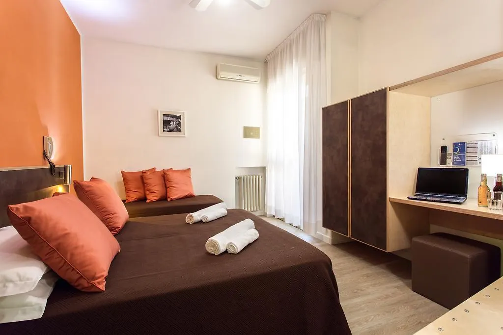 קרביה Hotel Antares